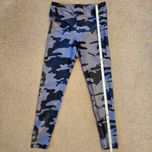 Koral Lustrous Leggings Black Gray Blue Camo Leggings Women's Medium GUC